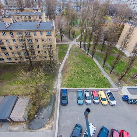 Просторная Однокомнатная Квартира Возле Скоростного Трамвая Kiev Luaran gambar